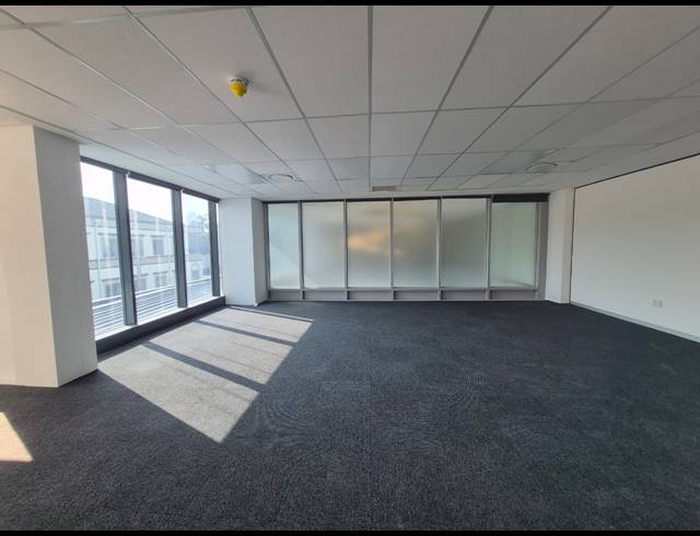 196M² OFFICE TO LET IN SANDTON CENTRAL